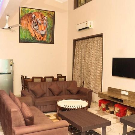 Villa Gk Beach House 5Bhk Pvt Pool à Bombay Extérieur photo