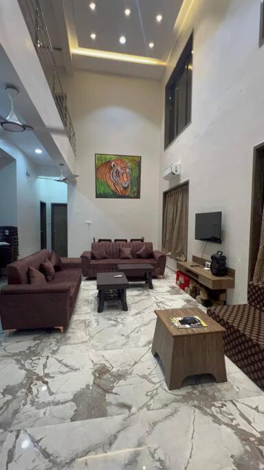 Villa Gk Beach House 5Bhk Pvt Pool à Bombay Extérieur photo
